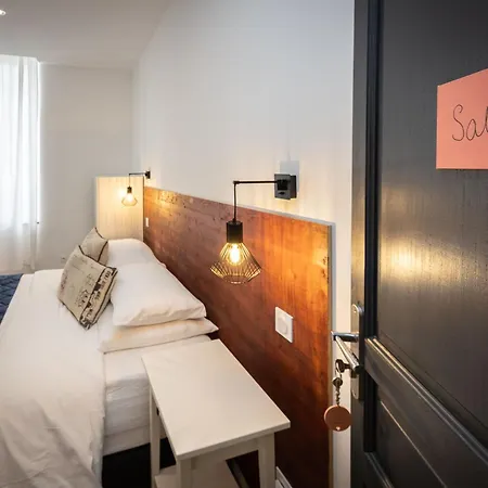 Salutbb D'hote Nocleg ze śniadaniem