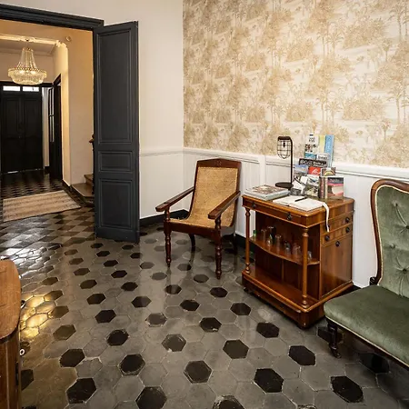 Nocleg ze śniadaniem Salutbb D'hote 4*