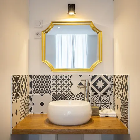 Salutbb D'hote 4* Каркассон