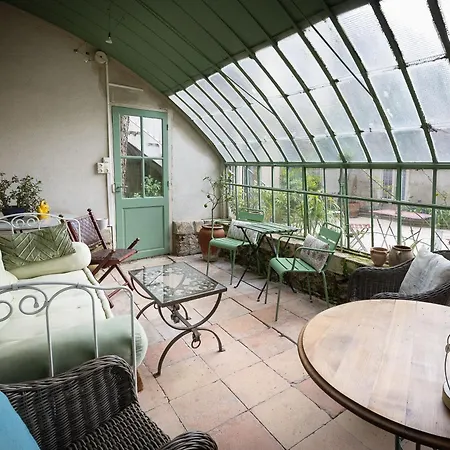 Nocleg ze śniadaniem Salutbb D'hote 4*